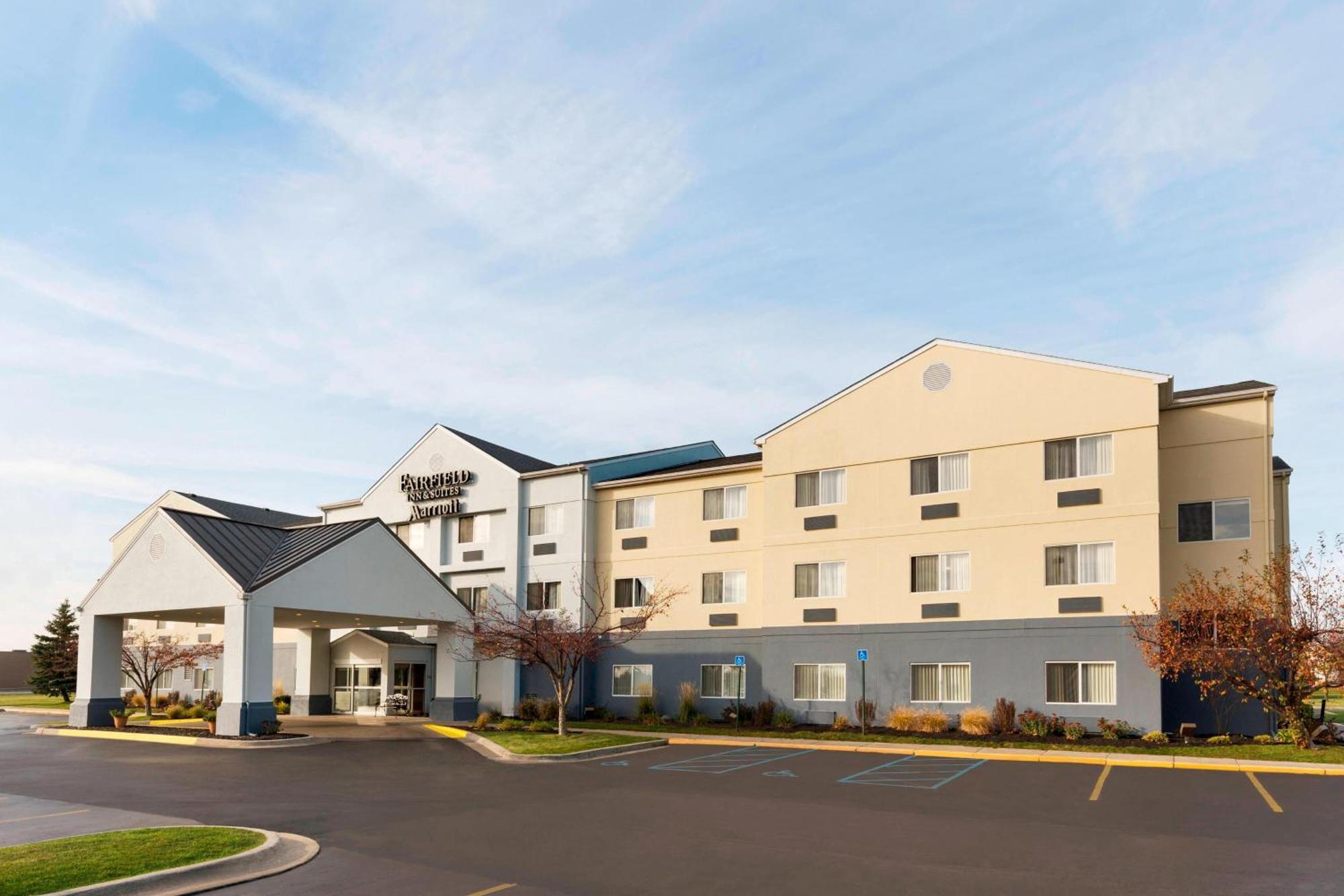 Fairfield Inn & Suites Saginaw Exterior photo