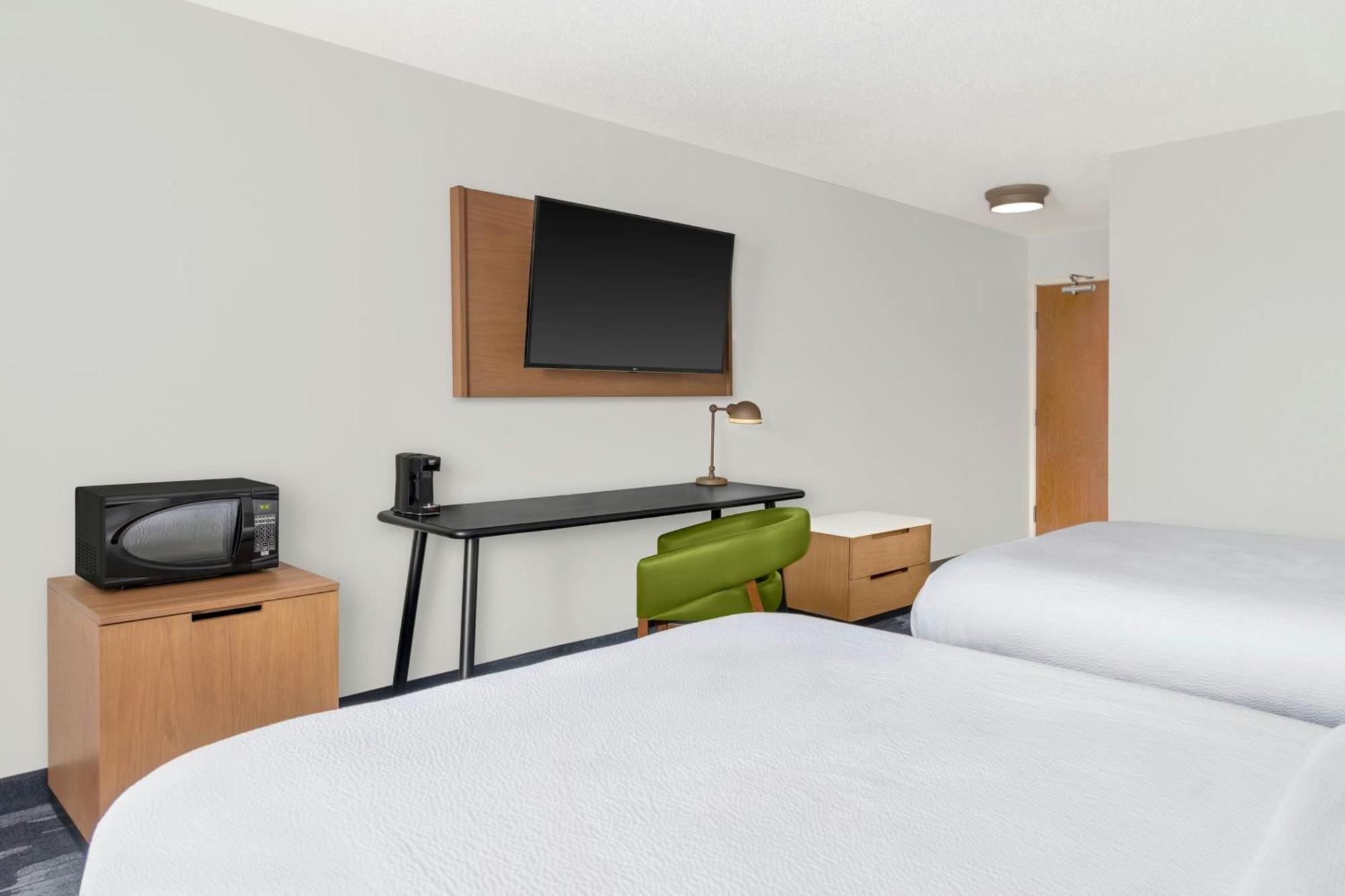 Fairfield Inn & Suites Saginaw Exterior photo