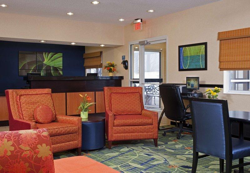 Fairfield Inn & Suites Saginaw Exterior photo