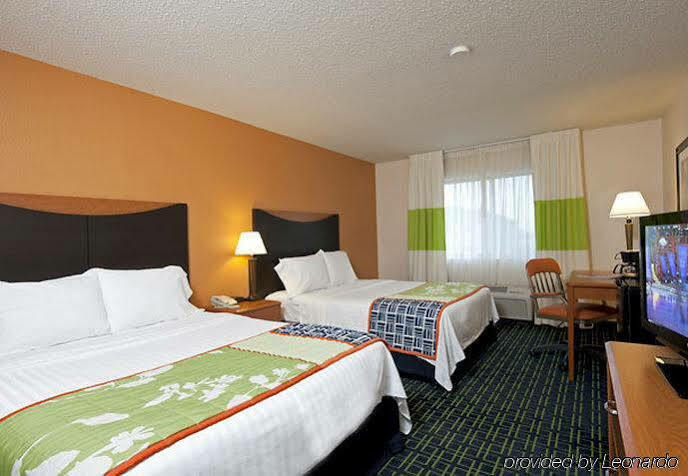 Fairfield Inn & Suites Saginaw Exterior photo