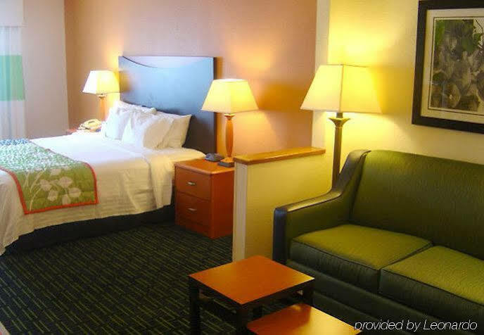 Fairfield Inn & Suites Saginaw Exterior photo